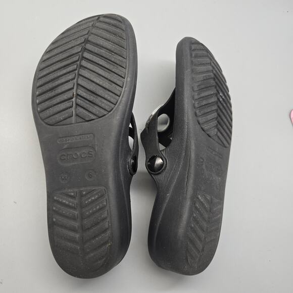 Crocs Sanrah Hammered Circle Slide Sandal Women's Size 6 Black/Silver - Picture 11 of 12